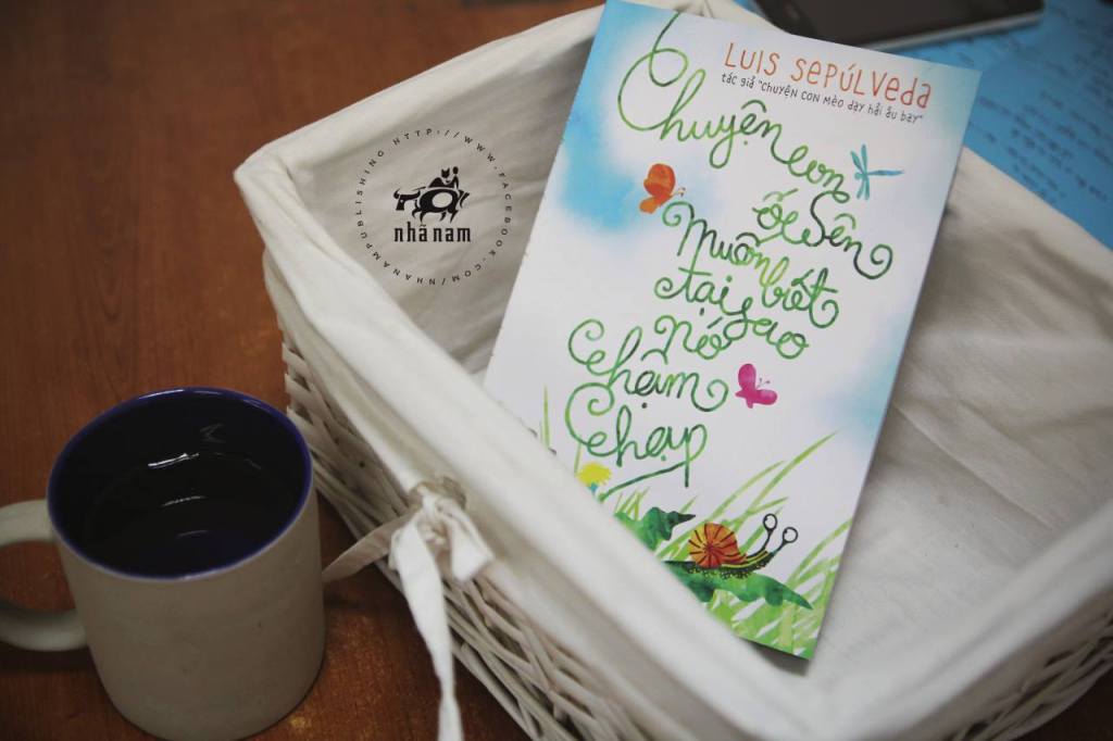 Chuyện con ốc sên muốn biết tại sao nó chậm chạp – Luis&nbsp;Sepulveda